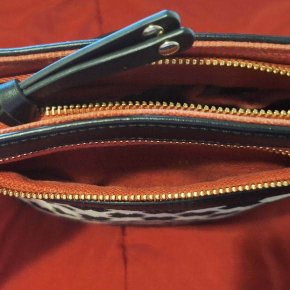 SPARTINA 429/DAFUSKI ISLAND CROSSBODY HANDBAG. BLACK/WHITE/RED - Picture 6 of 13